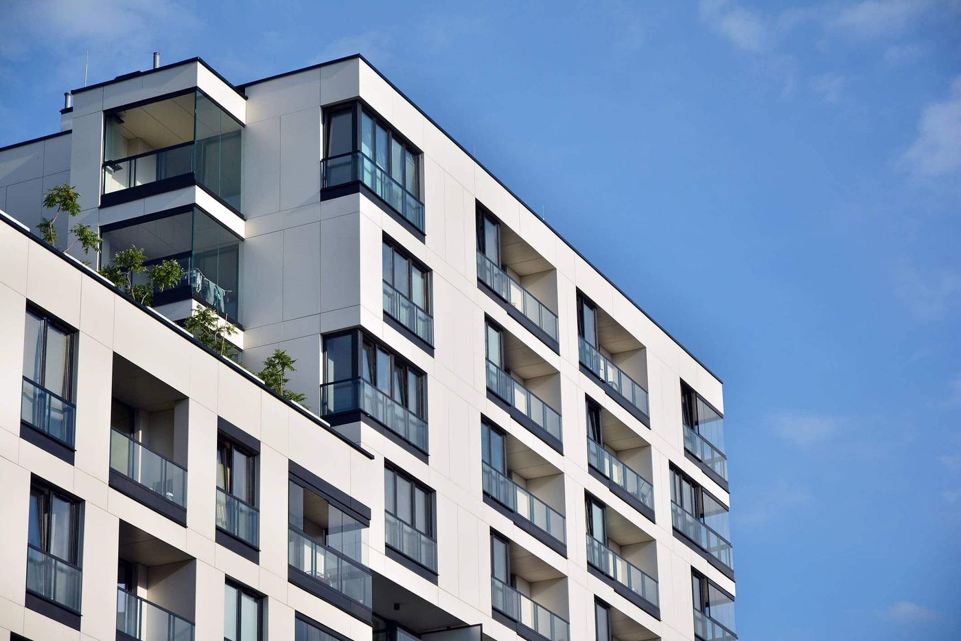 Immeuble résidentiel moderne rénové par Mon Patrimoine
