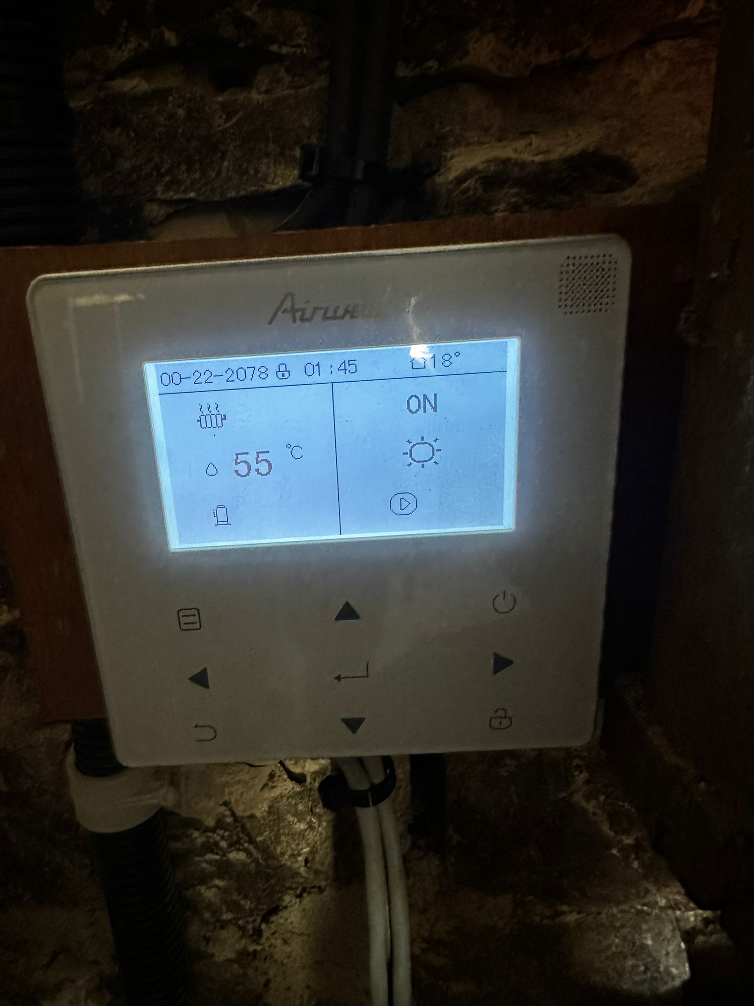 Écran de régulation Airwell affichant la température de consigne